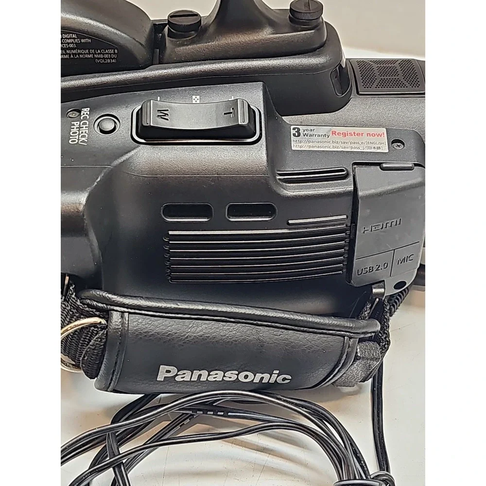 Panasonic AG-HMC40P AVCCAM Professional HD Camcorder (FOR PARTS OR REPAIR)